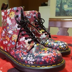 Maroon/Navy Floral Dr. Martens Like New